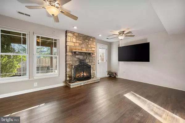 Ashburn, VA 20147,43200 CHOKEBERRY SQ