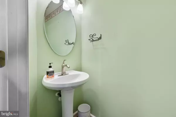 Ashburn, VA 20147,43200 CHOKEBERRY SQ