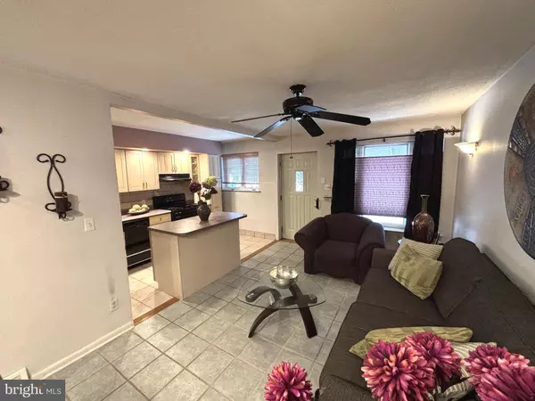 Philadelphia, PA 19148,2832 S HUTCHINSON ST