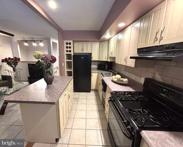 Philadelphia, PA 19148,2832 S HUTCHINSON ST