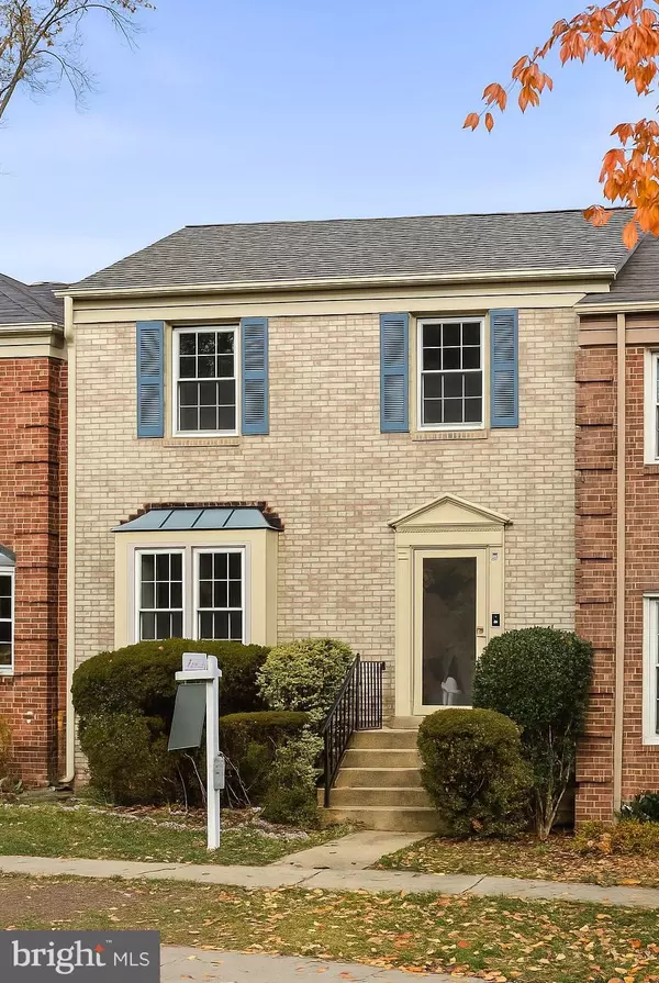 3175 STONEHURST DR, Fairfax, VA 22031