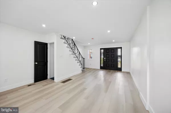 Philadelphia, PA 19120,5945 PALMETTO ST