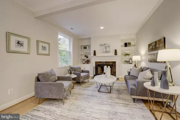 Washington, DC 20003,220 13TH ST SE #24