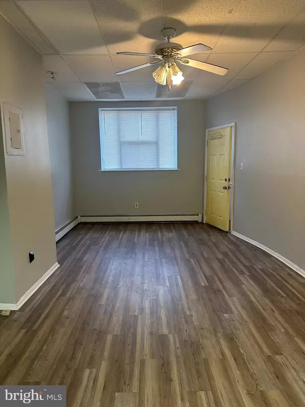 Philadelphia, PA 19148,2144 S 10TH ST