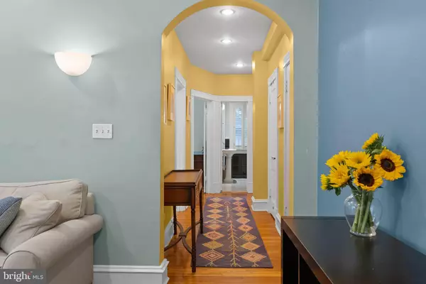 Washington, DC 20008,5112 CONNECTICUT AVE NW #205