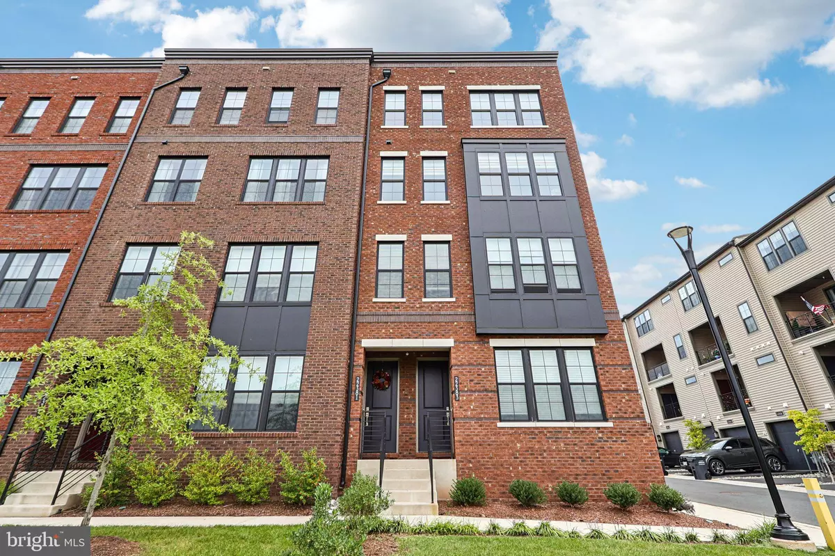 Ashburn, VA 20148,22381 ROANOKE RISE TER