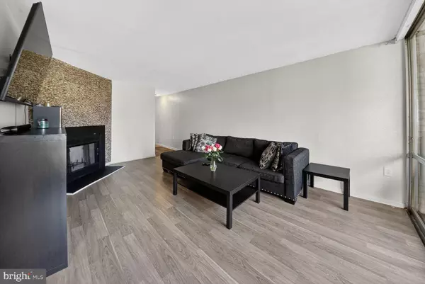 Greenbelt, MD 20770,8661 GREENBELT RD #102