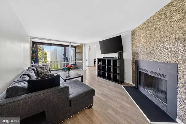 Greenbelt, MD 20770,8661 GREENBELT RD #102