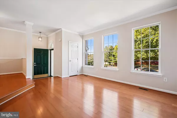 Alexandria, VA 22315,6339 DUNMAN WAY