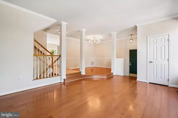 Alexandria, VA 22315,6339 DUNMAN WAY