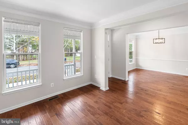 Chantilly, VA 20152,26005 HARTWOOD DR