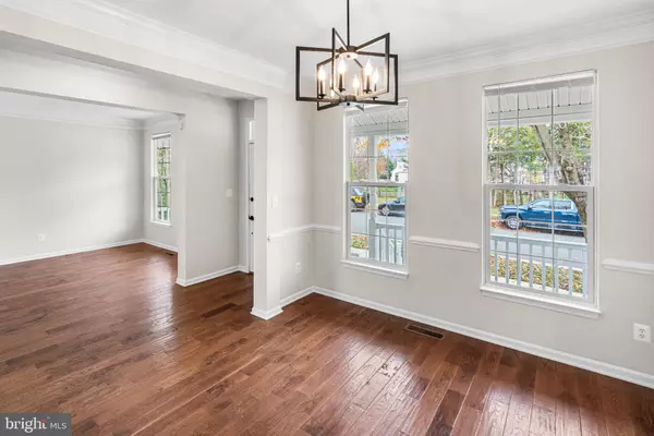 Chantilly, VA 20152,26005 HARTWOOD DR