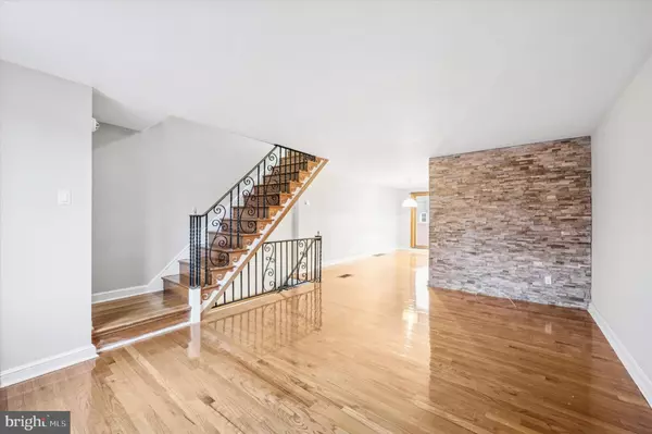 Glenolden, PA 19036,650 MAGNOLIA AVE