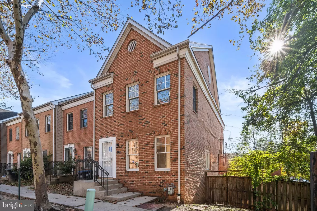 Washington, DC 20032,801 HR DR SE