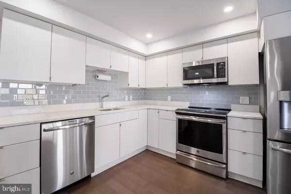 Washington, DC 20007,2111 WISCONSIN AVE NW #PH8