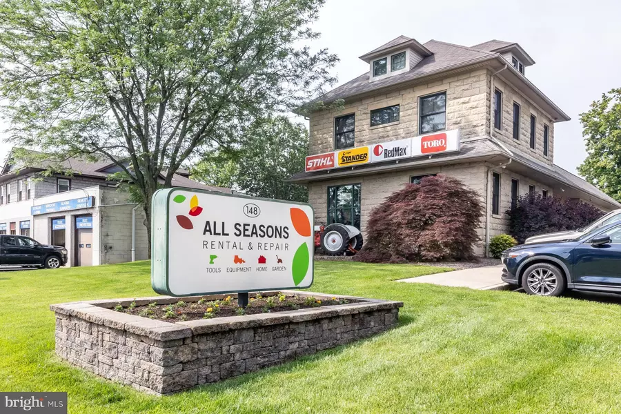 148 S WHITE HORSE PIKE, Audubon, NJ 08106