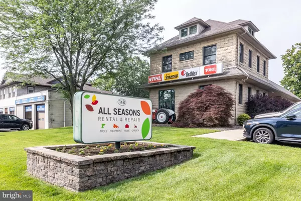 148 S WHITE HORSE PIKE, Audubon, NJ 08106