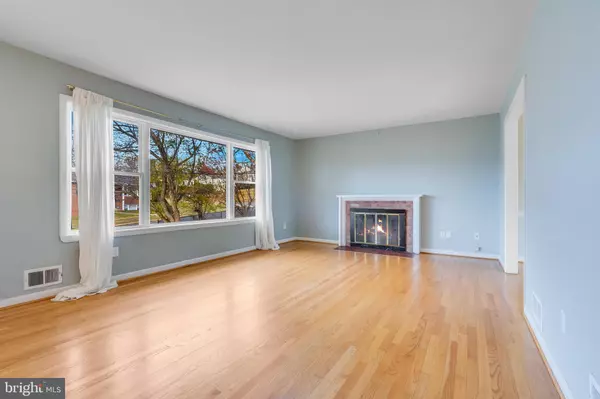 Falls Church, VA 22043,6503 MACHODOC CT