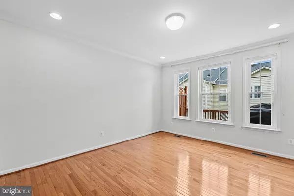 Sterling, VA 20165,20366 CLOVER FIELD TER