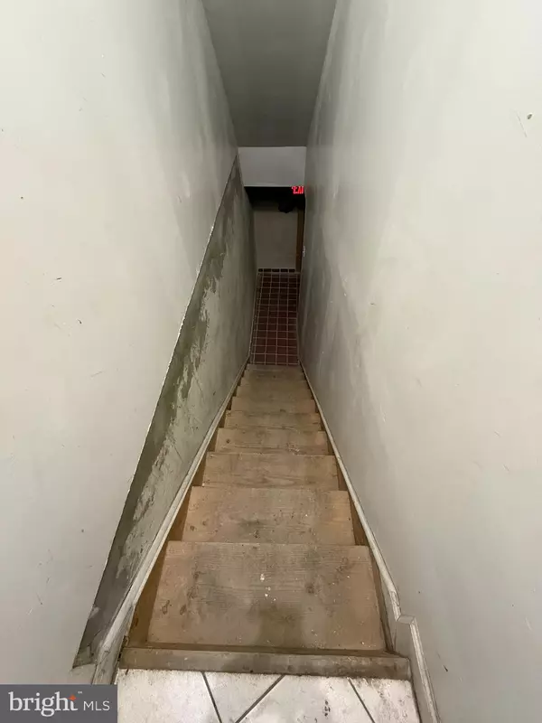 Philadelphia, PA 19147,911-913 S 9TH ST