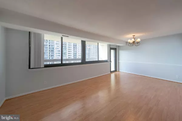 Falls Church, VA 22041,5501 SEMINARY RD #1113S