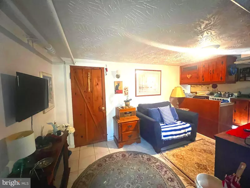 809 N ABINGDON ST, Arlington, VA 22203