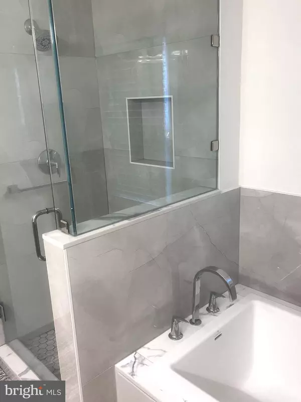 Potomac, MD 20854,SUNDANCE CT