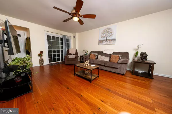 Palmyra, NJ 08065,3072 HARBOUR DR #3072