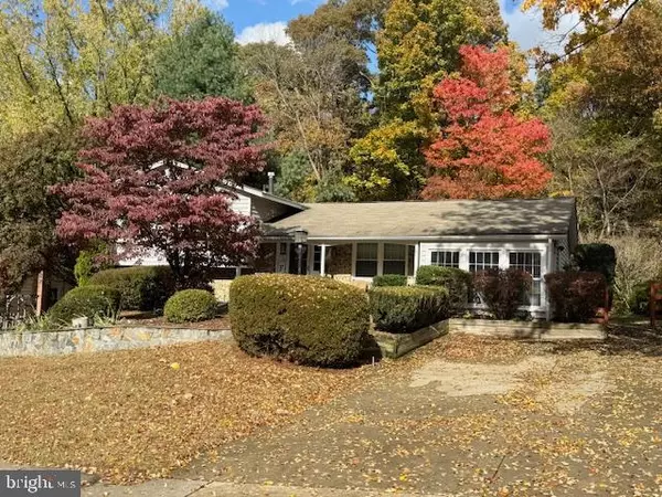 2218 WINDJAMMER DR, Woodbridge, VA 22192