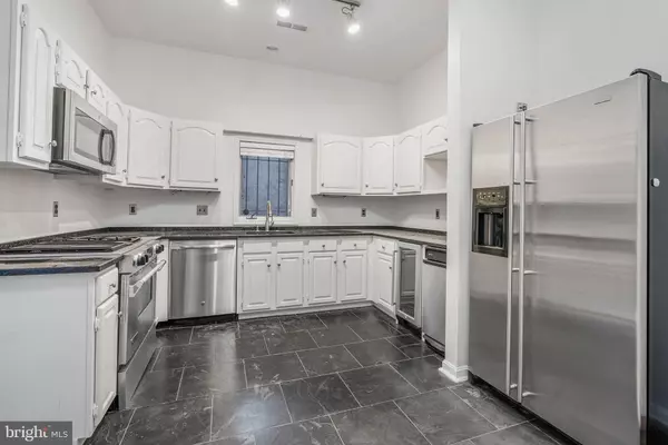 Philadelphia, PA 19130,2322 WALLACE ST