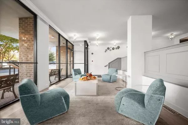 Rockville, MD 20850,4 MONROE ST #4-810