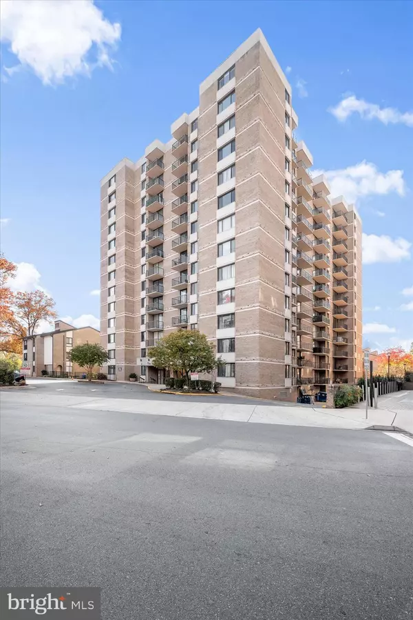 Rockville, MD 20850,4 MONROE ST #4-810