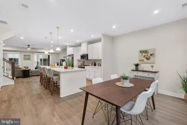 Dumfries, VA 22026,17454 SOUTHERN SHORES DR