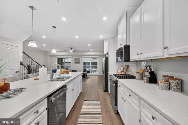 Dumfries, VA 22026,17454 SOUTHERN SHORES DR