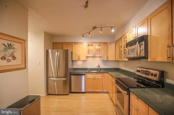 Falls Church, VA 22041,3800 POWELL LN #1121