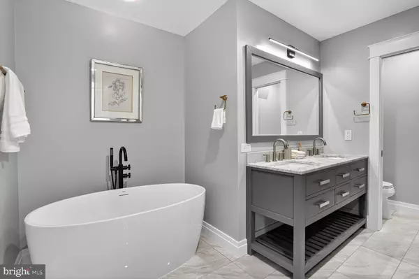 Alexandria, VA 22309,4122 FERRY LANDING RD