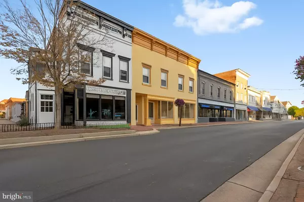 Front Royal, VA 22630,202-204 E MAIN ST #204