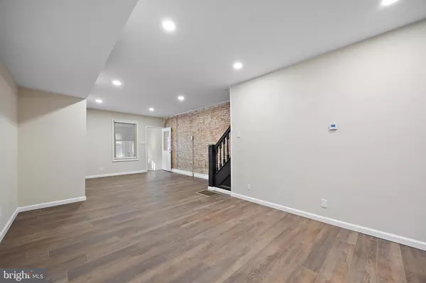 Wilmington, DE 19805,830 N DUPONT ST