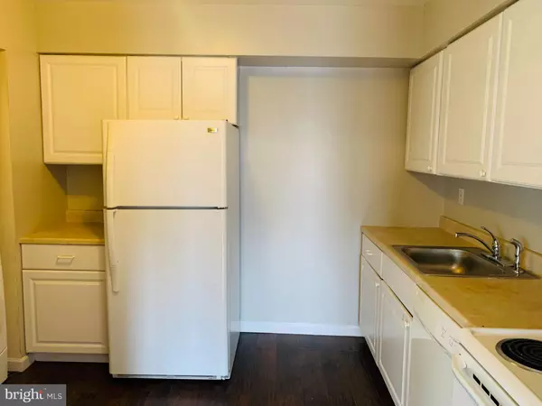 Columbia, MD 21045,8875 TAMEBIRD CT #J