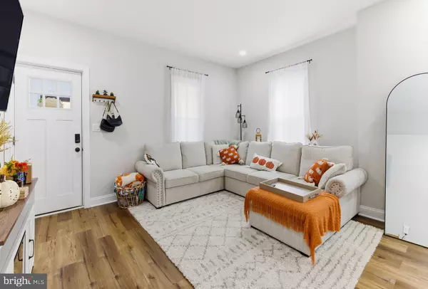 West Deptford, NJ 08086,247 CROWN POINT RD