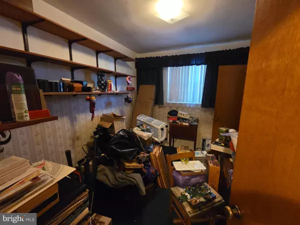 Maple Shade, NJ 08052,12 COLLINS LN