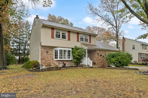 Cinnaminson, NJ 08077,3 GLACIER DR