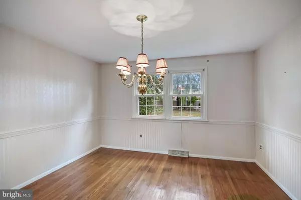 Cinnaminson, NJ 08077,3 GLACIER DR