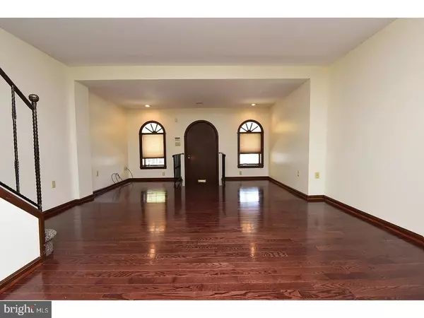 Philadelphia, PA 19148,902 JOHNSTON ST