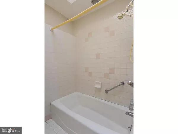 Philadelphia, PA 19148,902 JOHNSTON ST