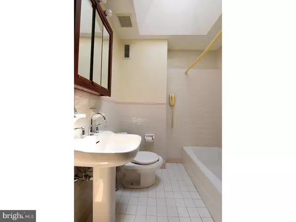 Philadelphia, PA 19148,902 JOHNSTON ST