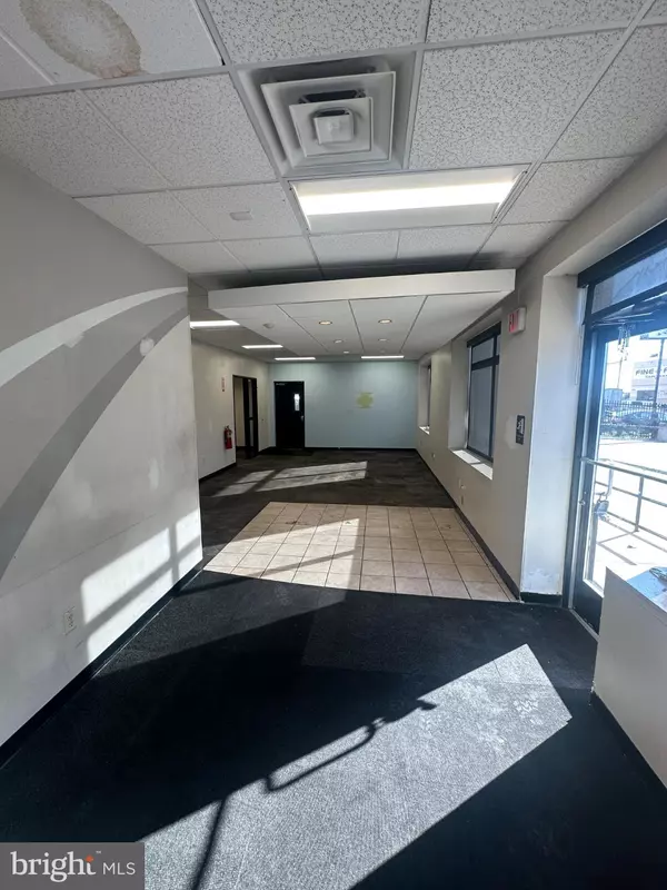 Philadelphia, PA 19124,1201 - 11 E ERIE AVE