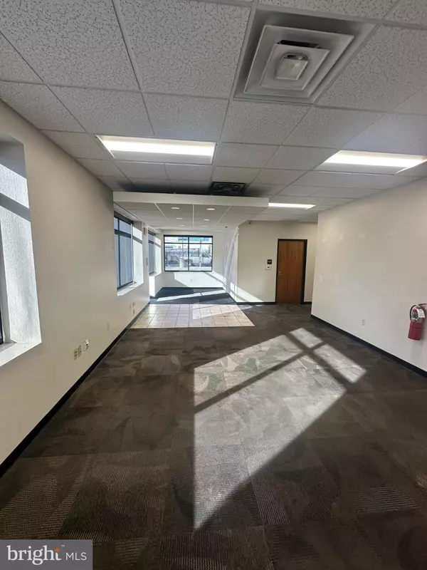 Philadelphia, PA 19124,1201 - 11 E ERIE AVE