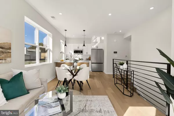 Washington, DC 20007,2606 41ST ST NW #PH