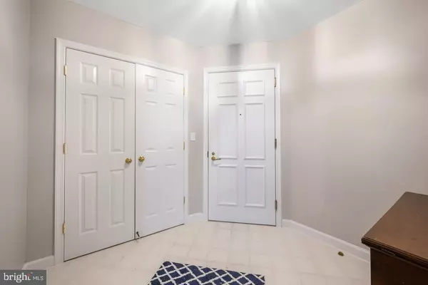 Baltimore, MD 21230,100 HARBORVIEW DR #212